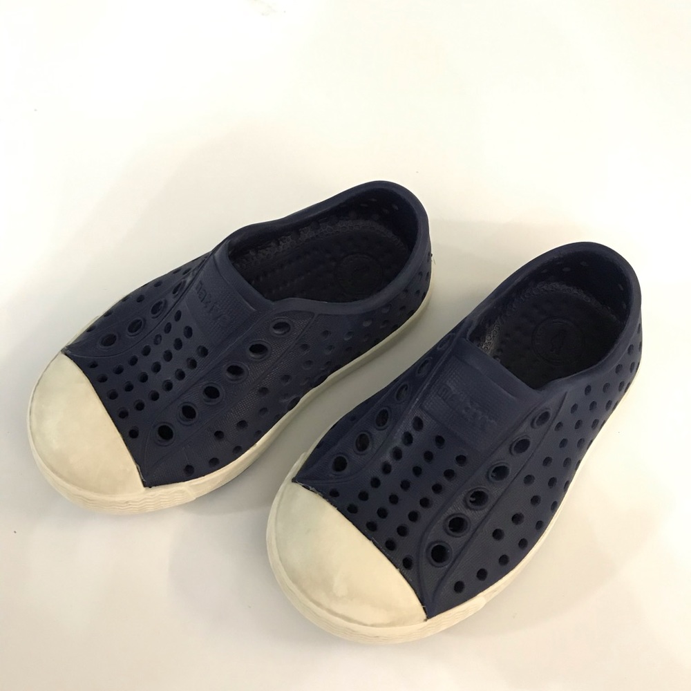 3/$25 Native baby/toddler shoes size C 5